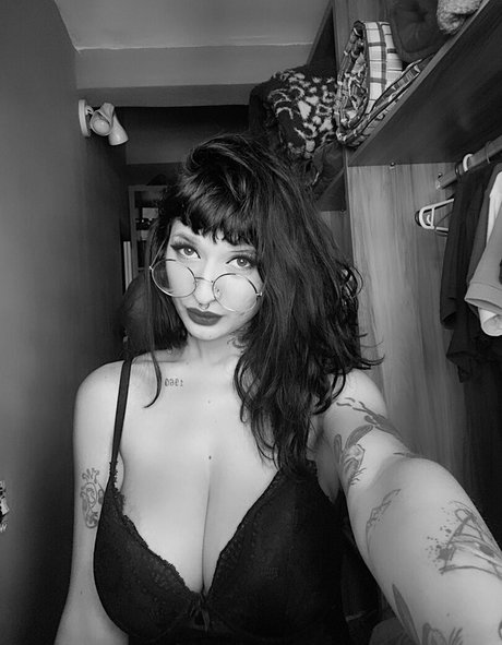 Wila Ribeiro model high quality img