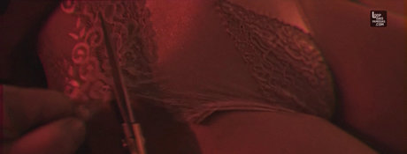Thaila Ayala star erotic pic