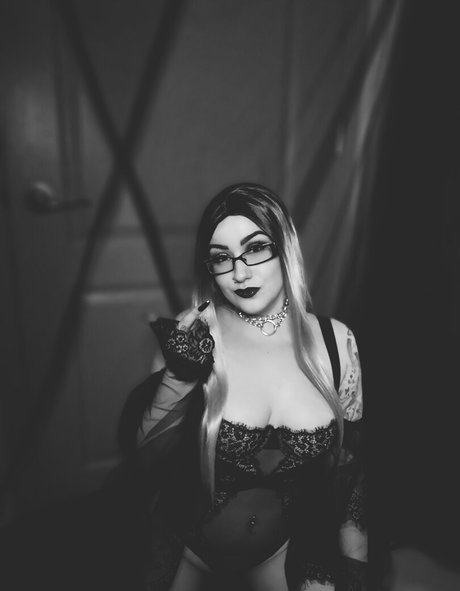 mclovinnteases free actress galleries