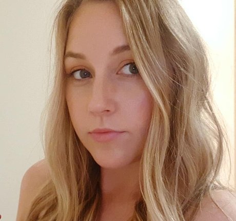 Elizabeth Height free model gallery