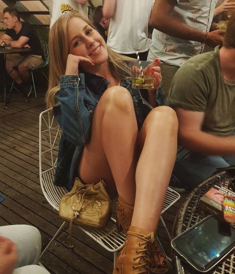 Elizabeth Height exclusive pornstar picture