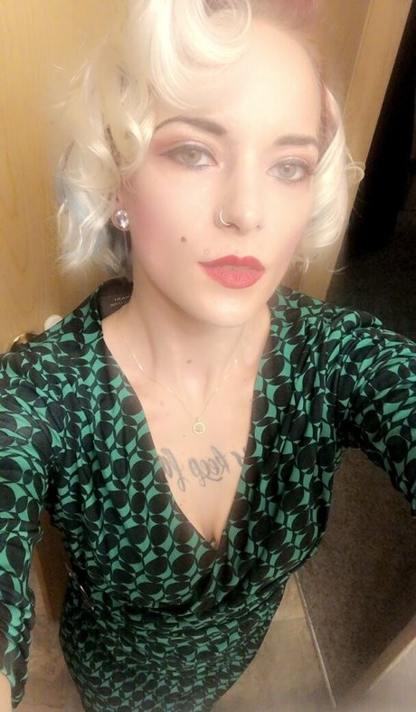 valkyriequeen27 hot actress photo