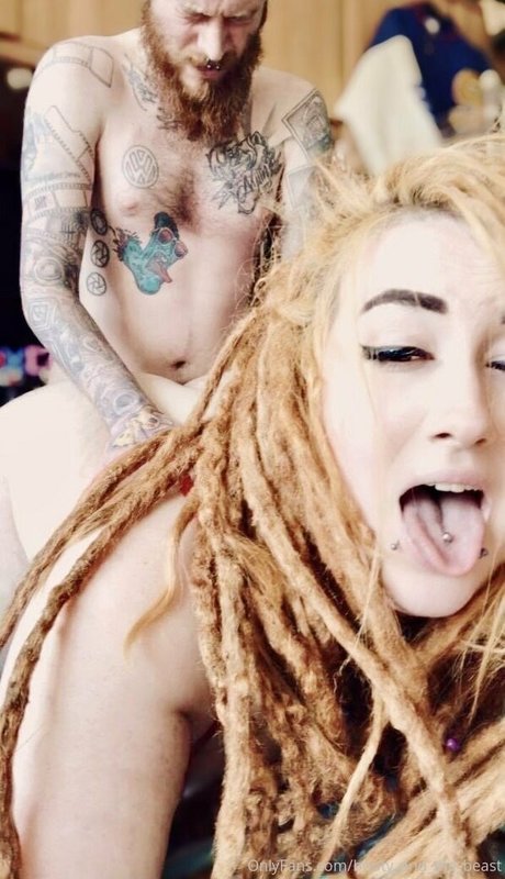 skinny small tits onlyfans top picture