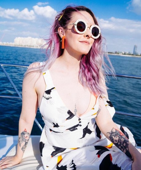 Karen Bachini top star image