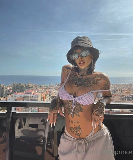 danaprince free actress photos