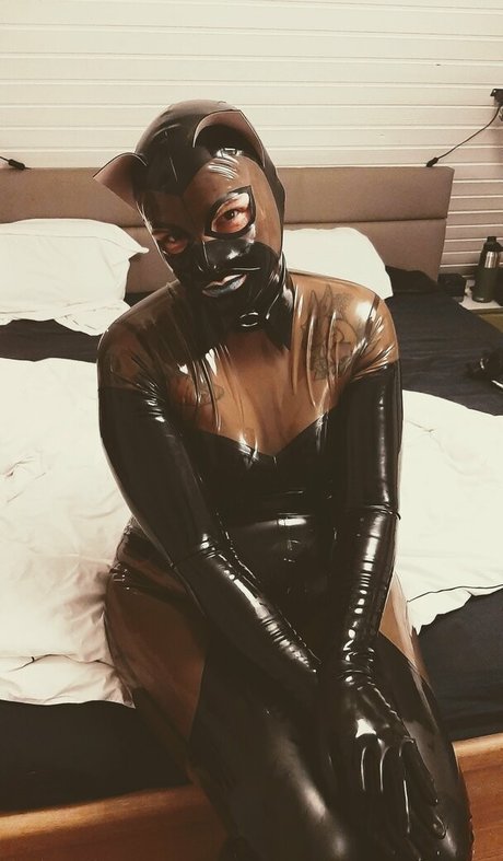 heavyrubberette high quality pornstar image