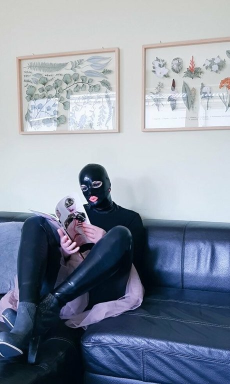 heavyrubberette model sex img