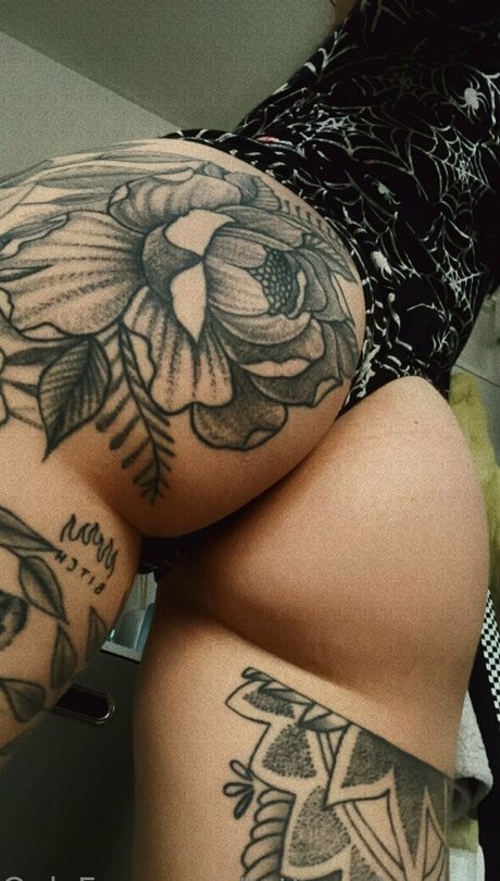 tattooed princess 97free nude model pic