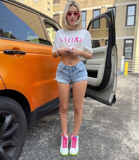 Sarah Snyder star xxx gallery