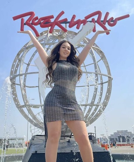 Carolzinha top model picture