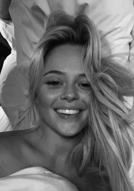 blonde xxx onlyfans hot xxx pic