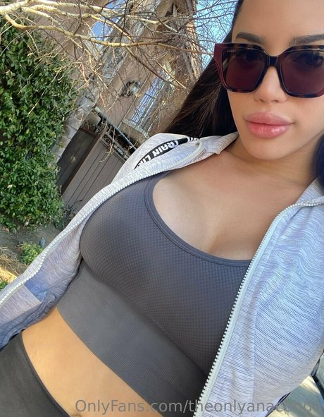 theonlyanaconda nude thumbnail