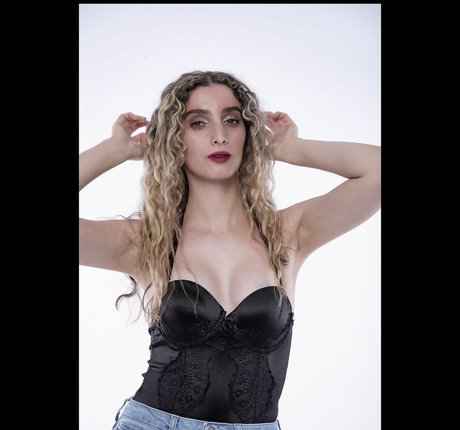 Yanellis Linares top actress photo