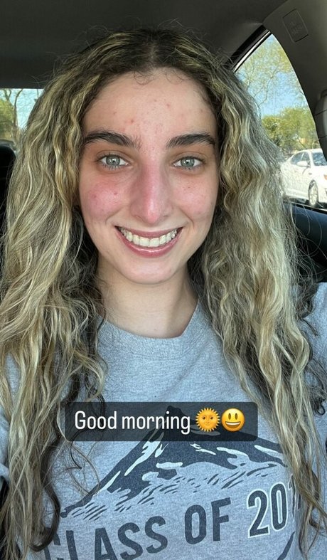 Yanellis Linares erotic model pic