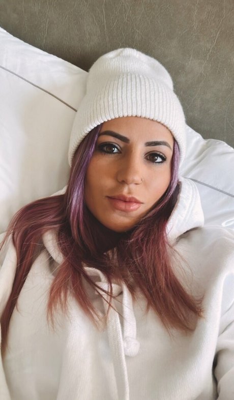 Leticia Bufoni nudes model pics