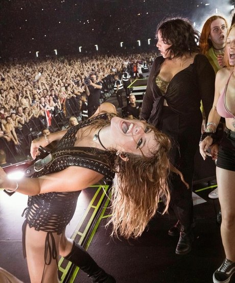 lesbian feet onlyfans beautiful images