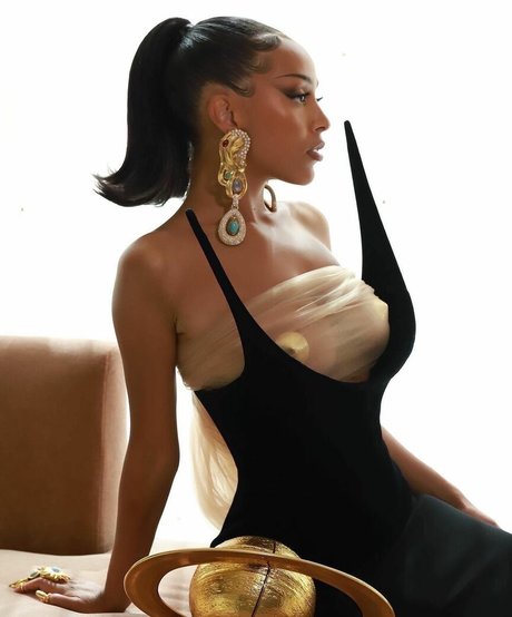 Doja Cat nude star pic