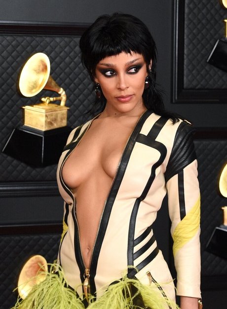 Doja Cat adult star gallery