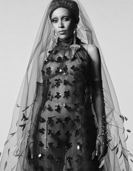 Doja Cat star naked pictures