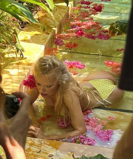 blonde male onlyfans sexy naked pic