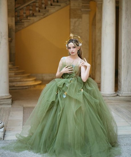 queen astraea nudes actress galleries