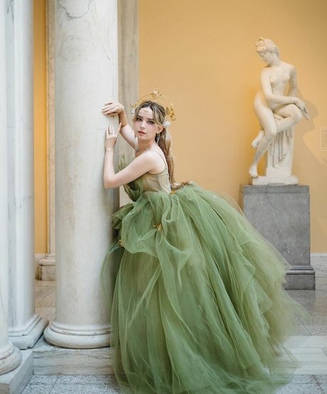 queen astraea nudes actress pics