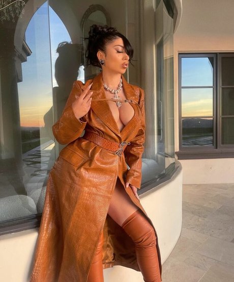 Kali Uchis model sex img