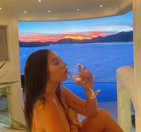 Kali Uchis hd star img