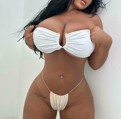 brunettebabiii sexy pornstar gallery