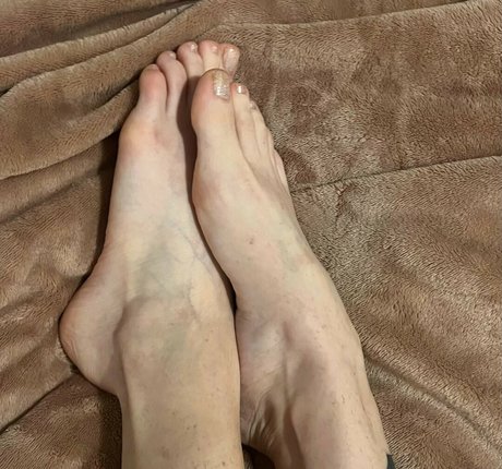 tiny ass onlyfans top pics