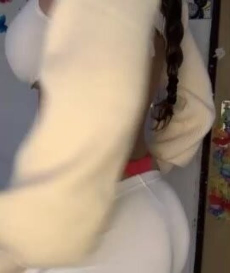 huge tits milf onlyfans erotic photo