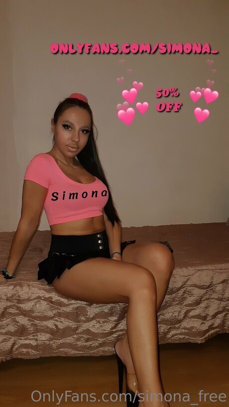 simona free pretty model image