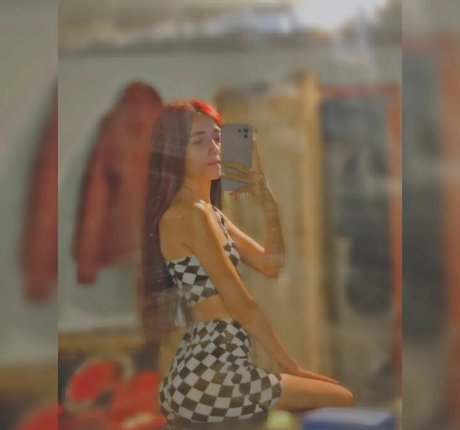 alymaria18 model pretty picture