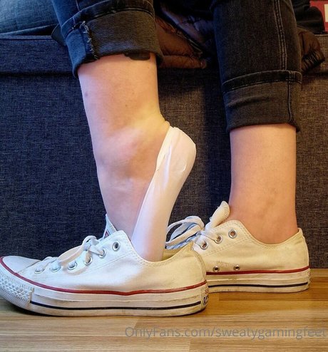 sweatygamingfeet exclusive star pics