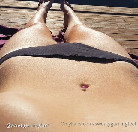 sweatygamingfeet model hot archive