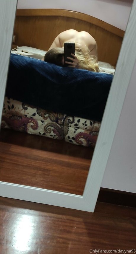 davyna95 model exclusive pic