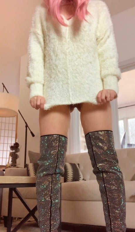 chloevip model erotic pic