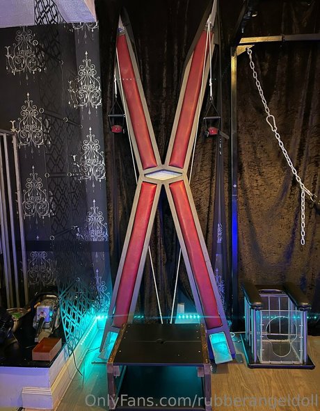 rubberangeldoll model erotic pic