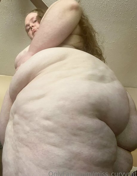 miss curvycat hot actress pic