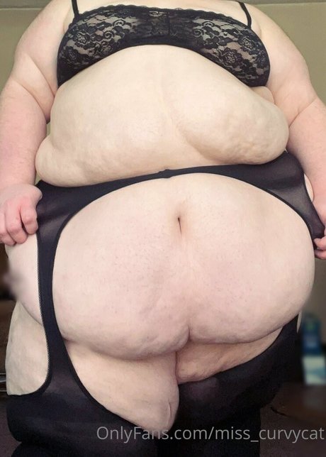 miss curvycat hot actress image