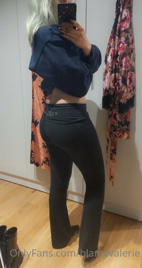 blamevalerie model nudes pics