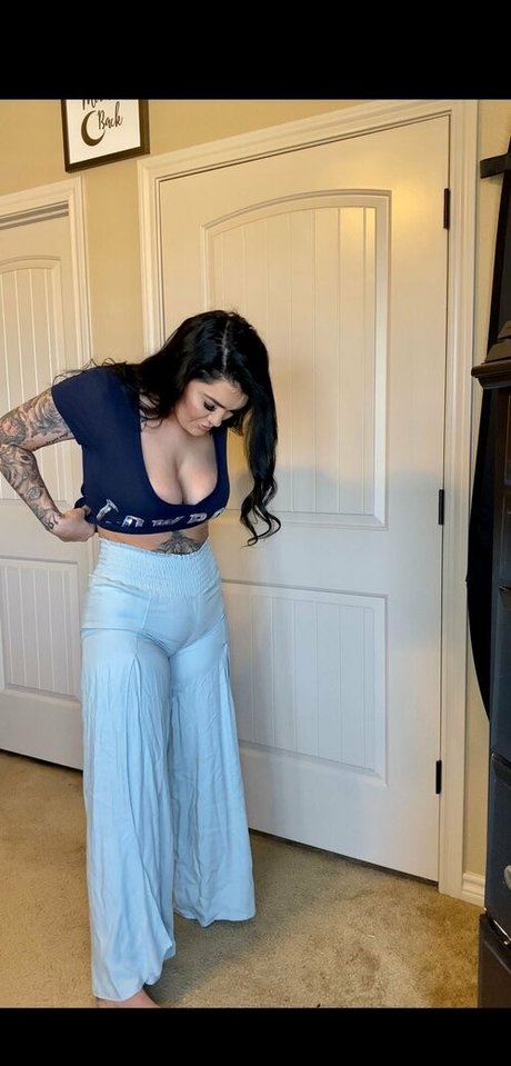 tatted baddie69 xxx model pictures