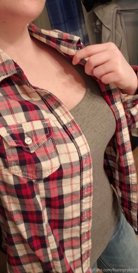 hunnyrabb1t perfect model image