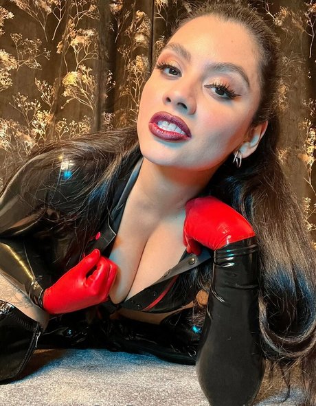 therubberbabe free star gallery