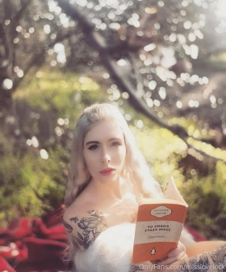 shemale masturbation onlyfans pornos archive