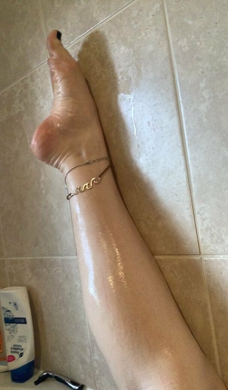 softboyfeetx pornographic model image