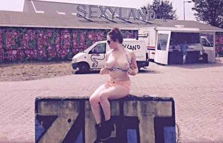 scarlettblaze1 model exclusive pictures