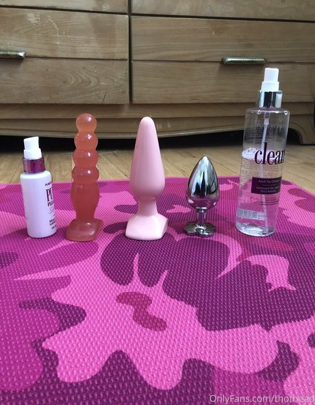 thothead pornographic star img