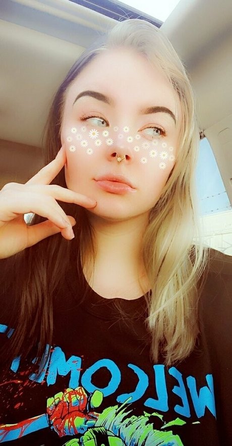 skyestone9 pretty pornstar pics