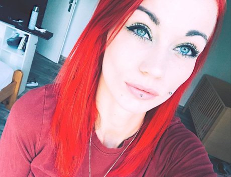 Gina gzuz star pornographic pic